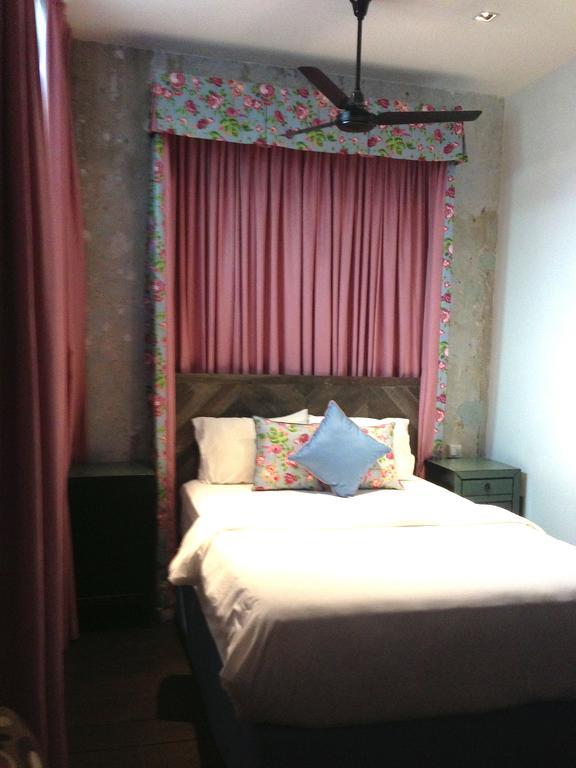 Rabbit Carrot Gun Aparthotel Singapore Rom bilde
