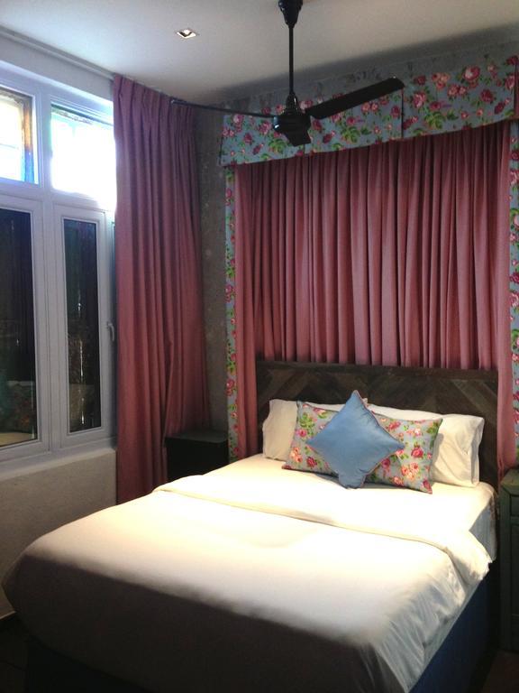 Rabbit Carrot Gun Aparthotel Singapore Rom bilde